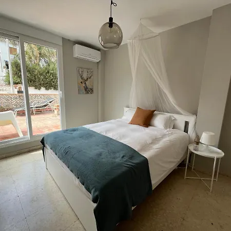 Dom wakacyjny Weforyou 4 Bedrooms House 600M From Carihuela Beach