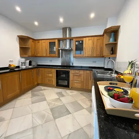 Dom wakacyjny Weforyou 4 Bedrooms House 600M From Carihuela Beach