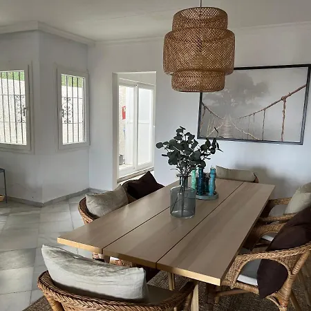 Dom wakacyjny Weforyou 4 Bedrooms House 600M From Carihuela Beach *