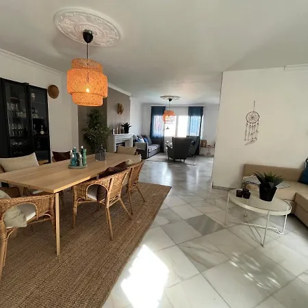 Dom wakacyjny Weforyou 4 Bedrooms House 600M From Carihuela Beach
